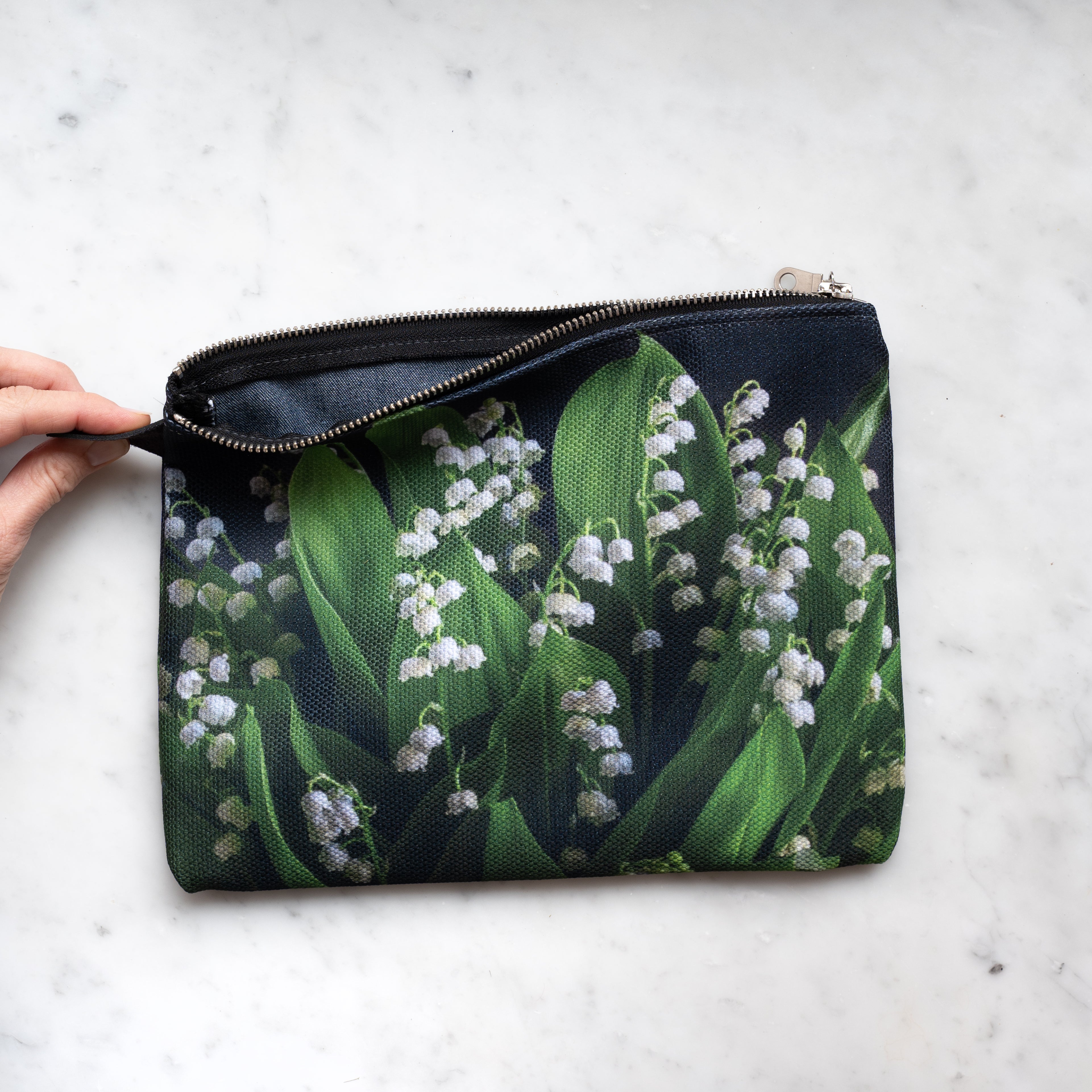 小物入れ lily Zipper Bag ~ Lily of the Valley – BottleBranch